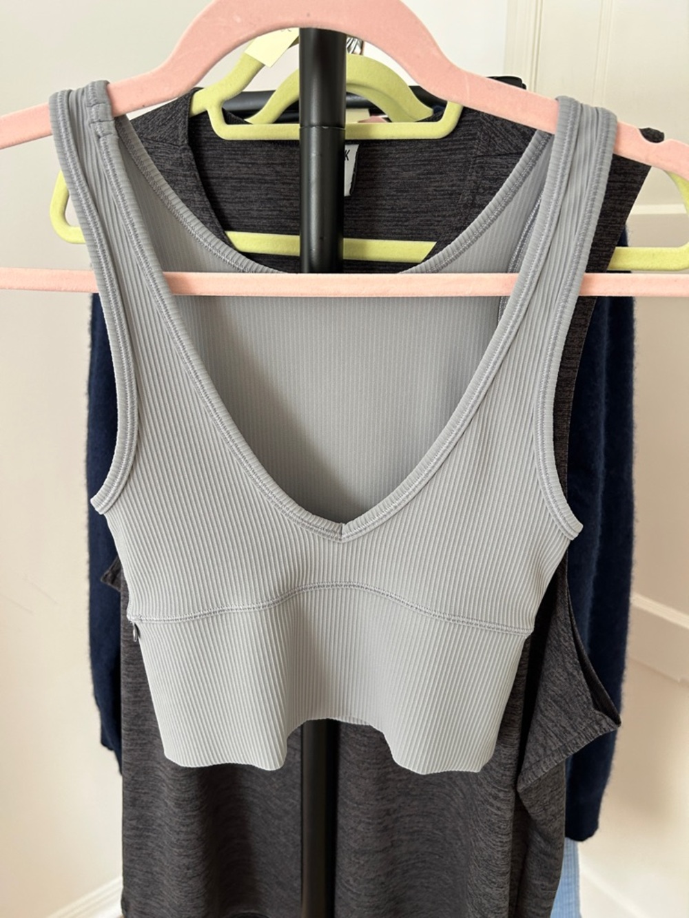 Lululemon Power Pivot Tank. PTP: 12”. XS. Gray. - Picture 2 of 3